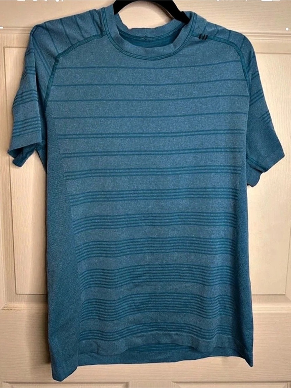 Lululemon Metal Vent Tech Short Sleeve Blue Tee